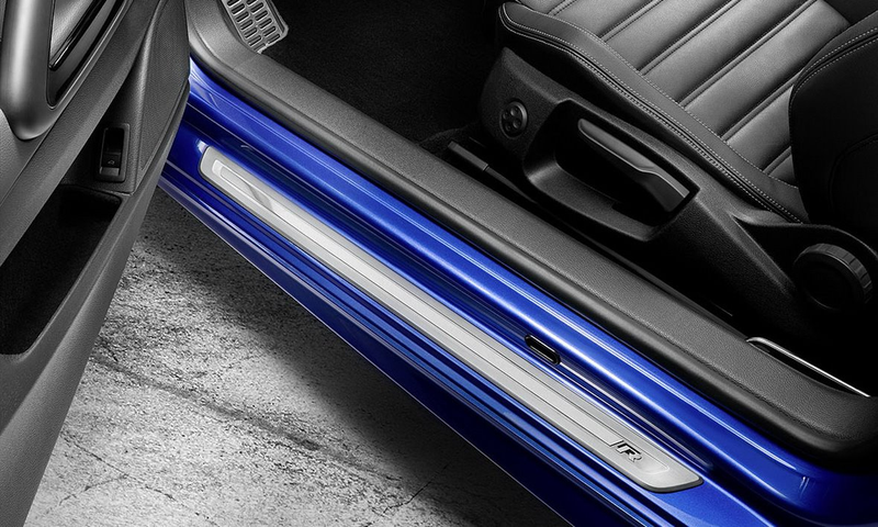 Illustration for article titled 2010 VW Scirocco R: 265 HP Nürburgring-Shredding Hot Hatch